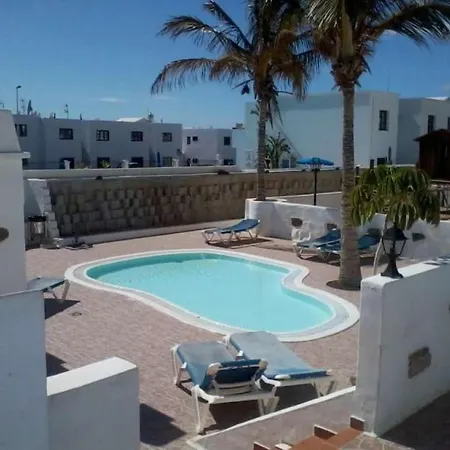 Апартаменты Puerto Del Carmen Sleeps 2 Pool Wifi Пуэрто дель Кармен