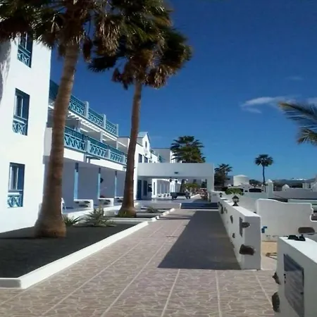 Apartment Puerto Del Carmen Sleeps 2 Pool Wifi