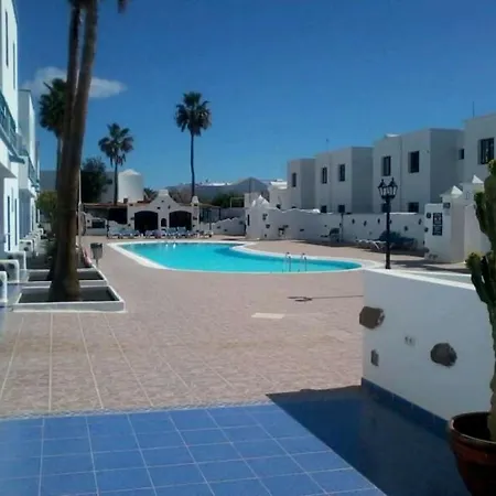 Puerto Del Carmen Sleeps 2 Pool Wifi Apartment Puerto del Carmen (Lanzarote)