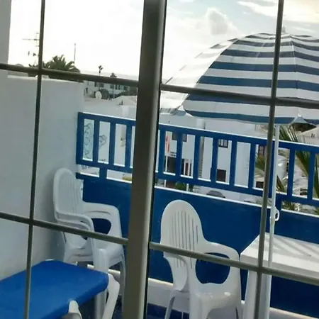 Puerto Del Carmen Sleeps 2 Pool Wifi Apartment *